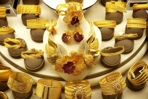 gold jewelry design and craftsmanship